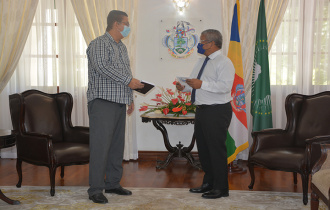 President receives writer Robert Mondon at State House