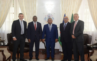 President Ramkalawan meets executives from the ABSA Bank Sey. Limited