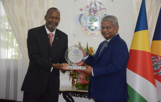 SADC Executive Secretary pays courtesy call on President Ramkalawan at the State House