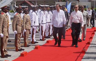 Seychelles President warmly welcomes UN Secretary-General Ban Ki-moon to the Indian Ocean islands