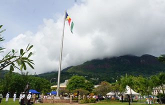 Flag raising ceremony commemorates 26th anniversary of the Third Republic